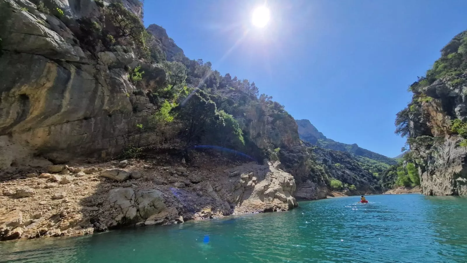 promenade en pédalo aux gorges du verdon- calme des gorges