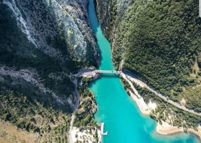 Entree-des-gorges-du-Verdon-par-drone