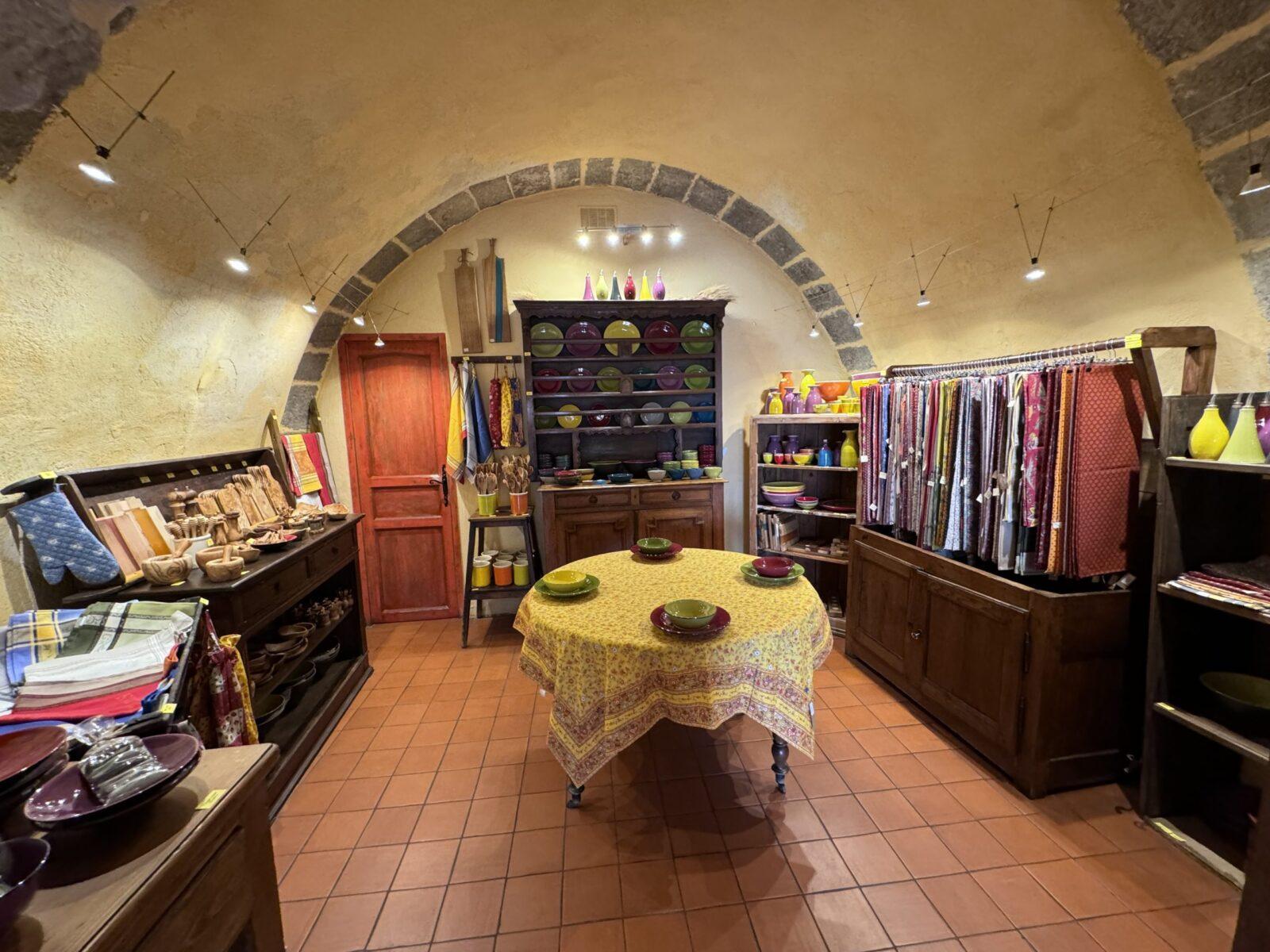 epicerie fine aiguines - Autour de la table
