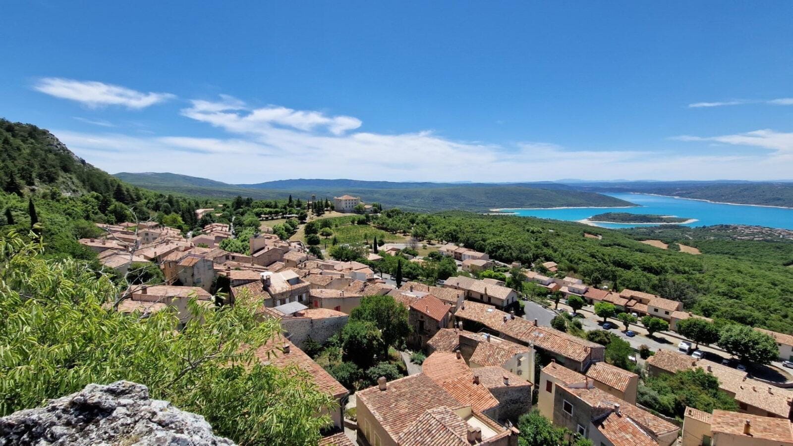 vu a partir de la chapelle d aiguines du chateau et du lac sainte croix vu a partir de la chapelle d aiguines du chateau et du lac sainte croix