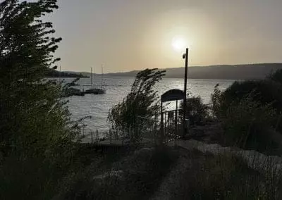 port des salles sur verdon au lac sainte croix a la tombe de la nuit