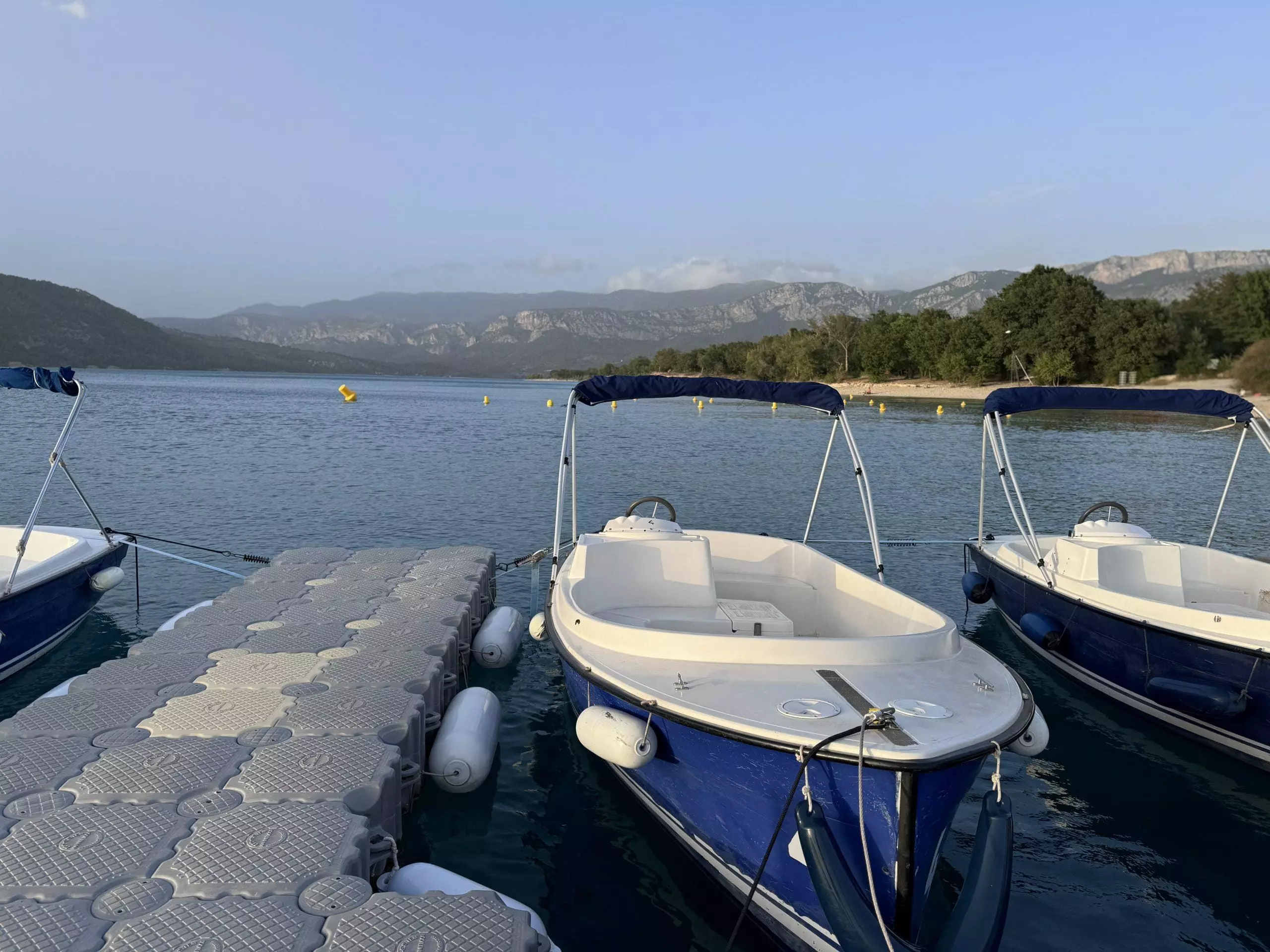 port des salles sur verdon avec vu sur les gorges du verdon