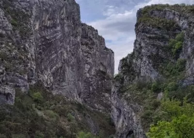 Entrée majestueuse des Gorges du Verdon depuis la Corniche Sublime