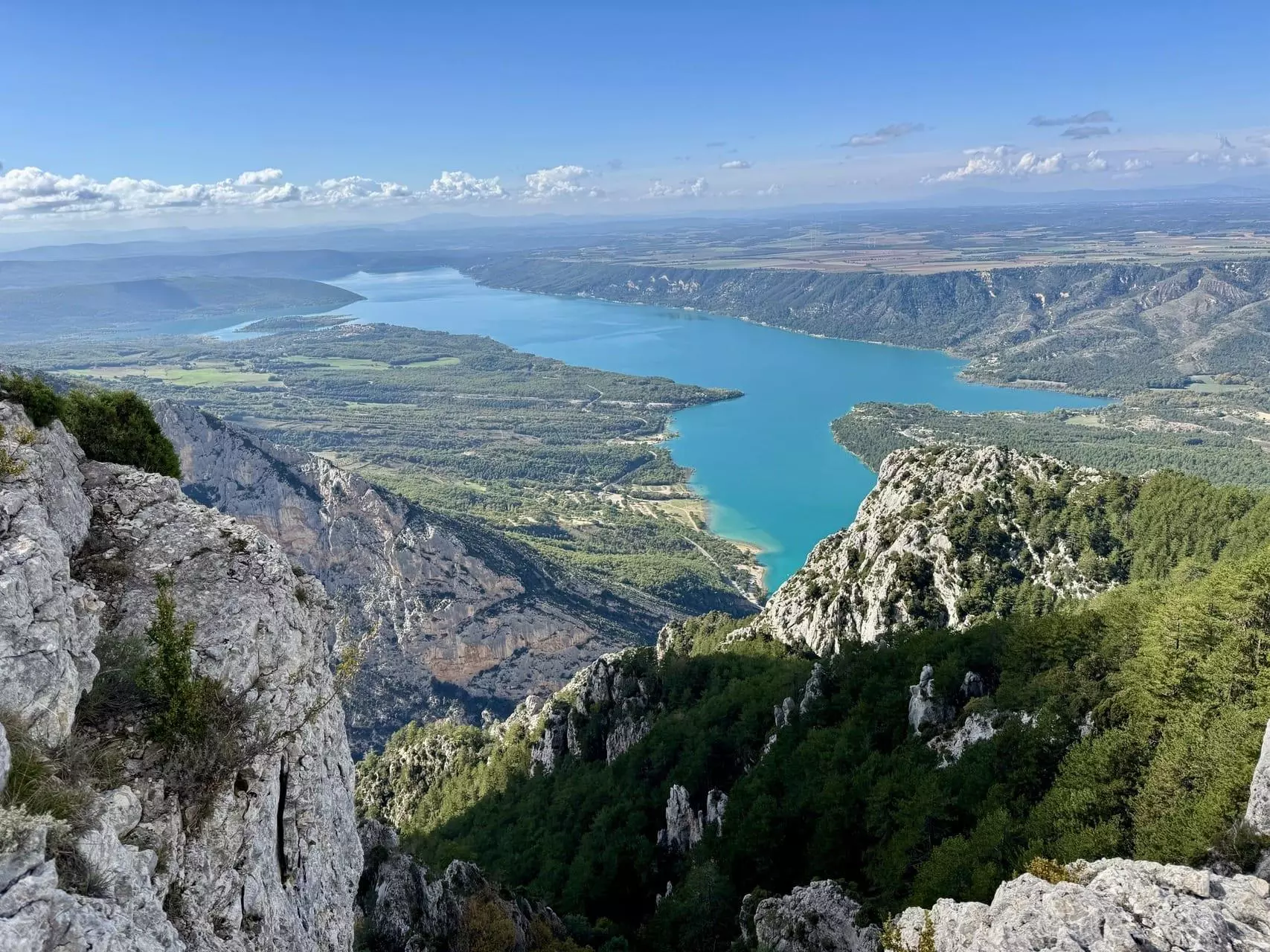 vu sur le lac sainte croix à partir du belevedere de plein voir