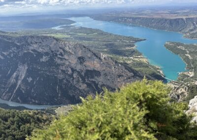belveder col plein voir vu sur le lac sainte croix et la végétation
