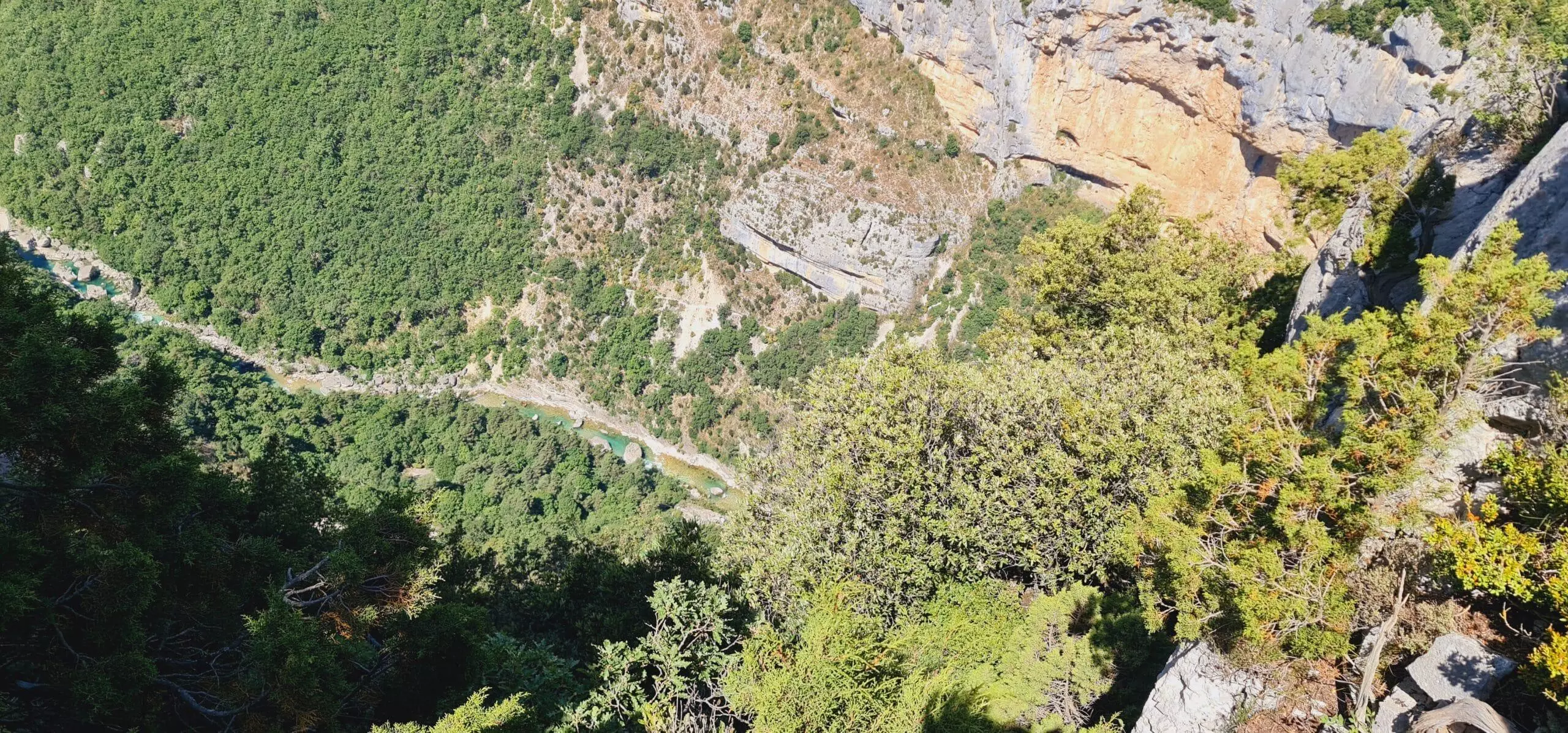 belevederes Rancoumas – page un jour une rando – vue verdon en bas