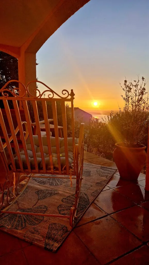 villa OVerdon exterieur – soleil couchant siege bascule