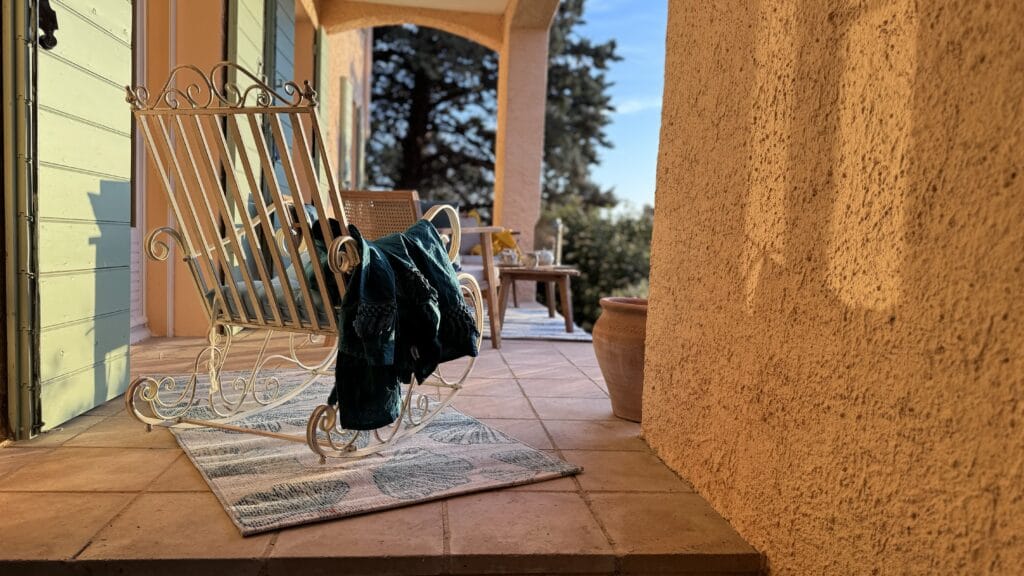 villa OVerdon exterieur – vue siege bascule