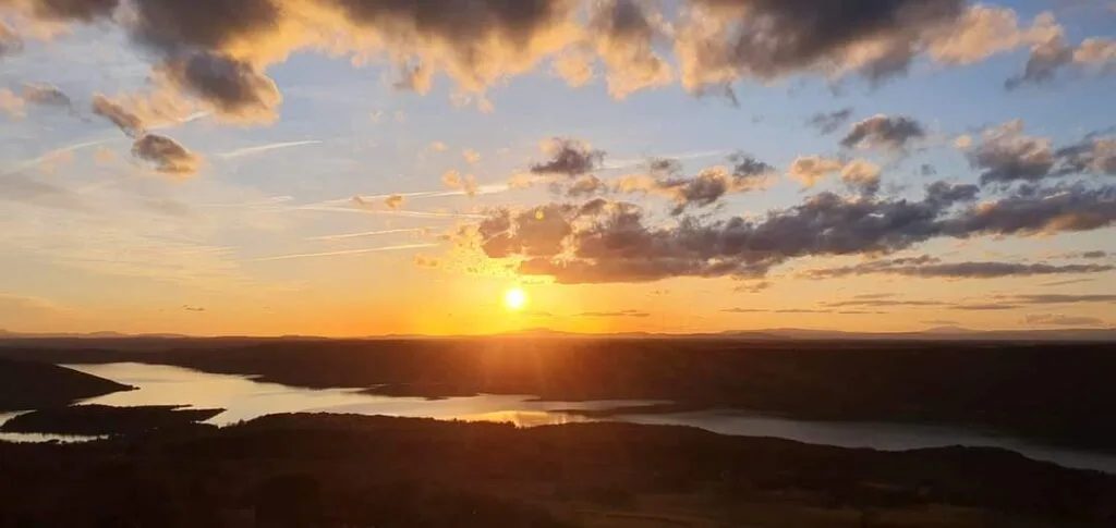 villa OVerdon photo en plus – coucher soleil sur le lac