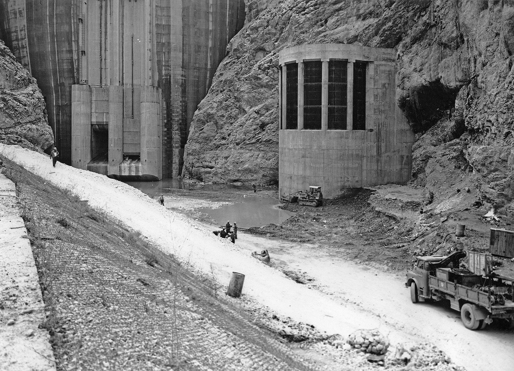 Prise-eau-barrage-sainte-croix-EDF-16.08.1973