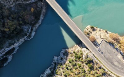 Pont de Galetas vue plongeante, entrée des Gorges du Verdon et lac de Sainte-Croix