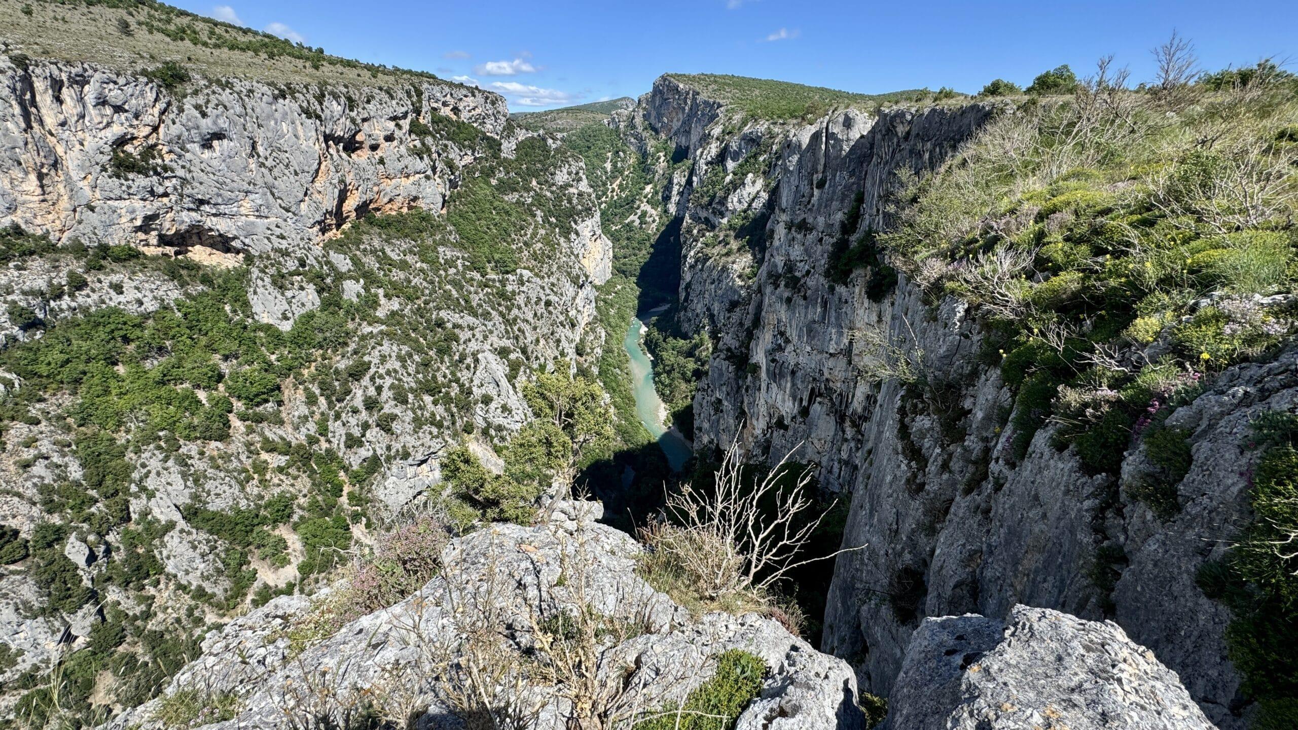 Gorges du Verdon panorama des falaises calcaires et eaux turquoise