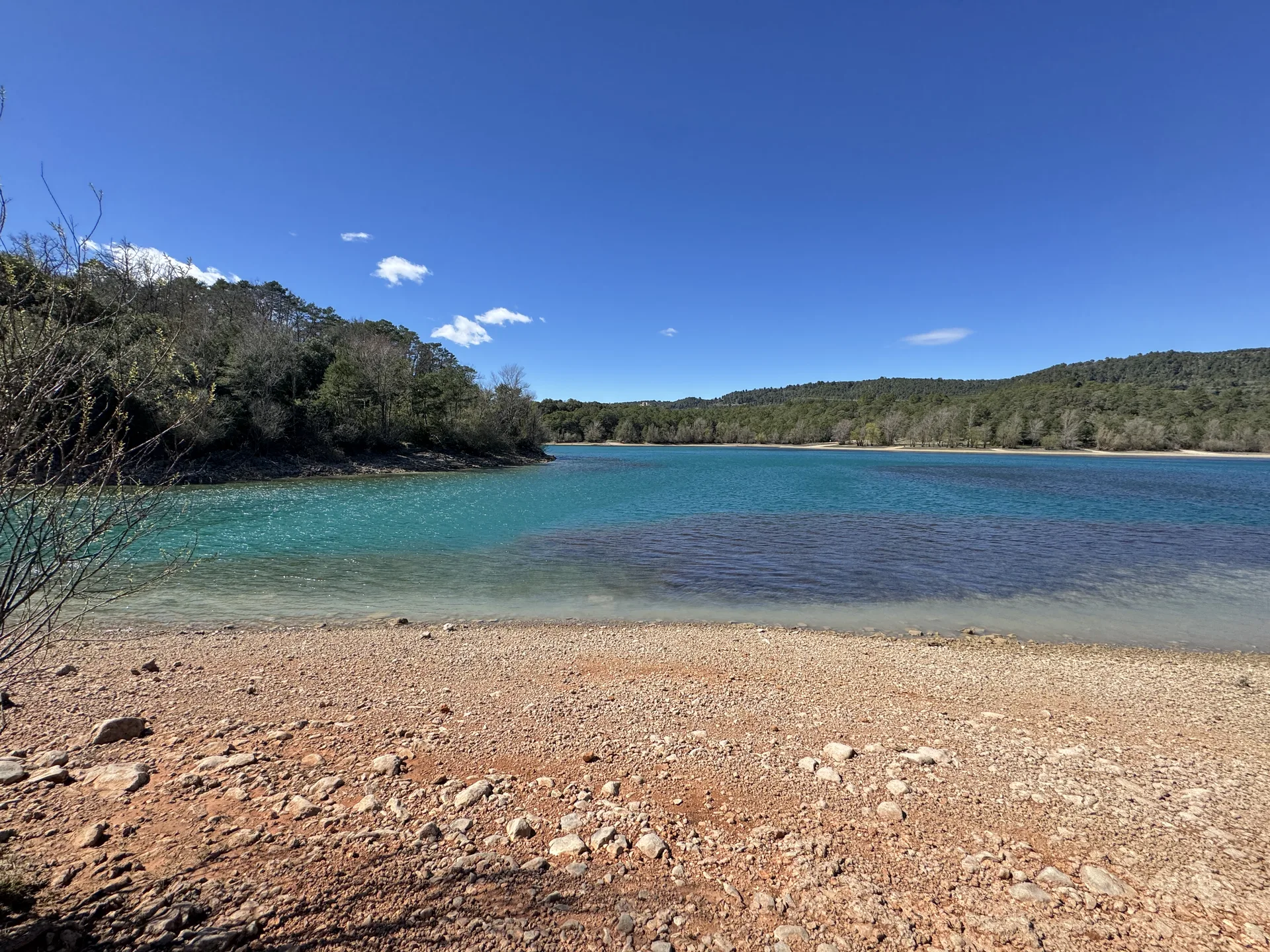 gorges-baudinard-lac-montpezat-eaux-turquoise-1