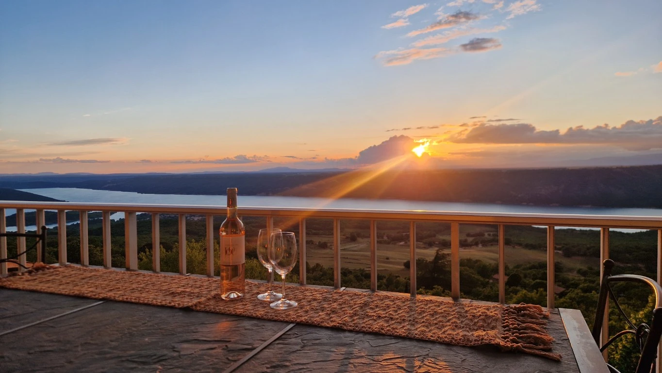 villa overdon - vue terrasse couche soleil villa overdon - vue terrasse couche soleil